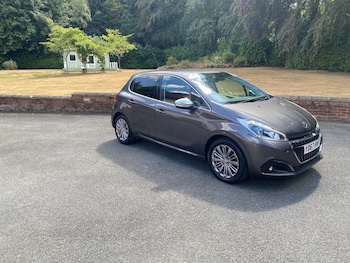 Used Peugeot 208 2017 for sale - 79383232: Photo