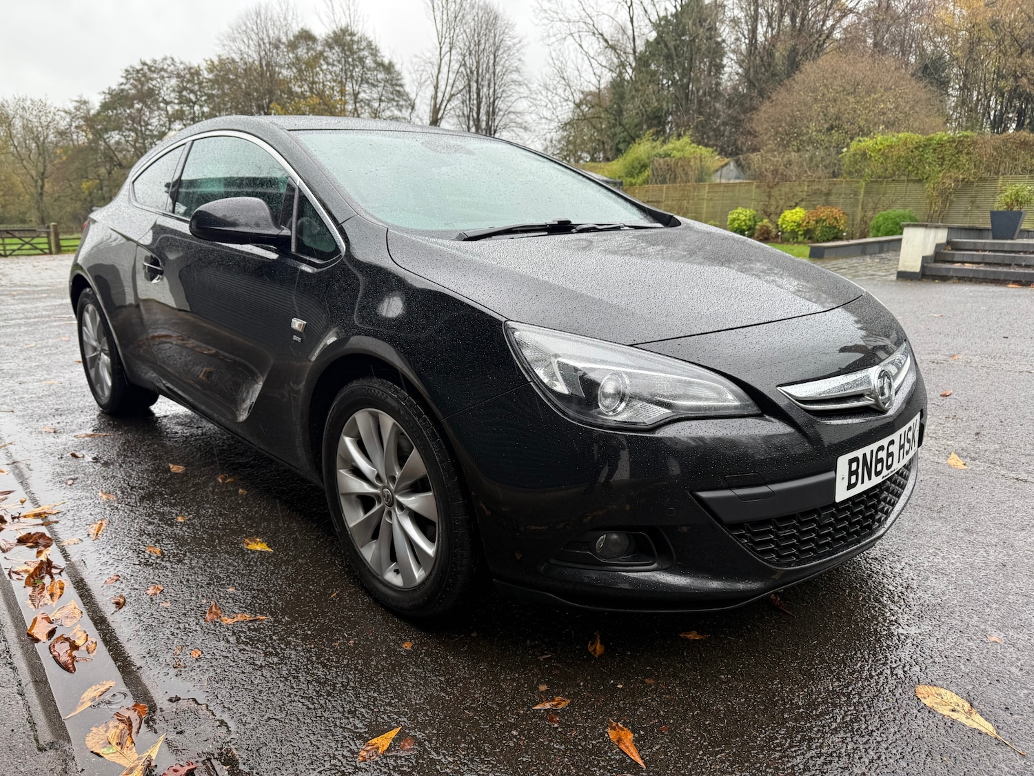 Used Vauxhall Astra GTC 2016 for sale - 76762362: Photo 2