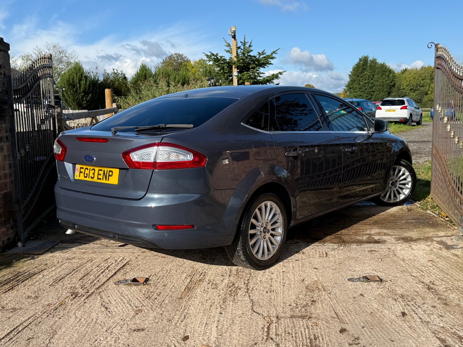 Used Ford Mondeo 2013 for sale - 76352697: Photo 4