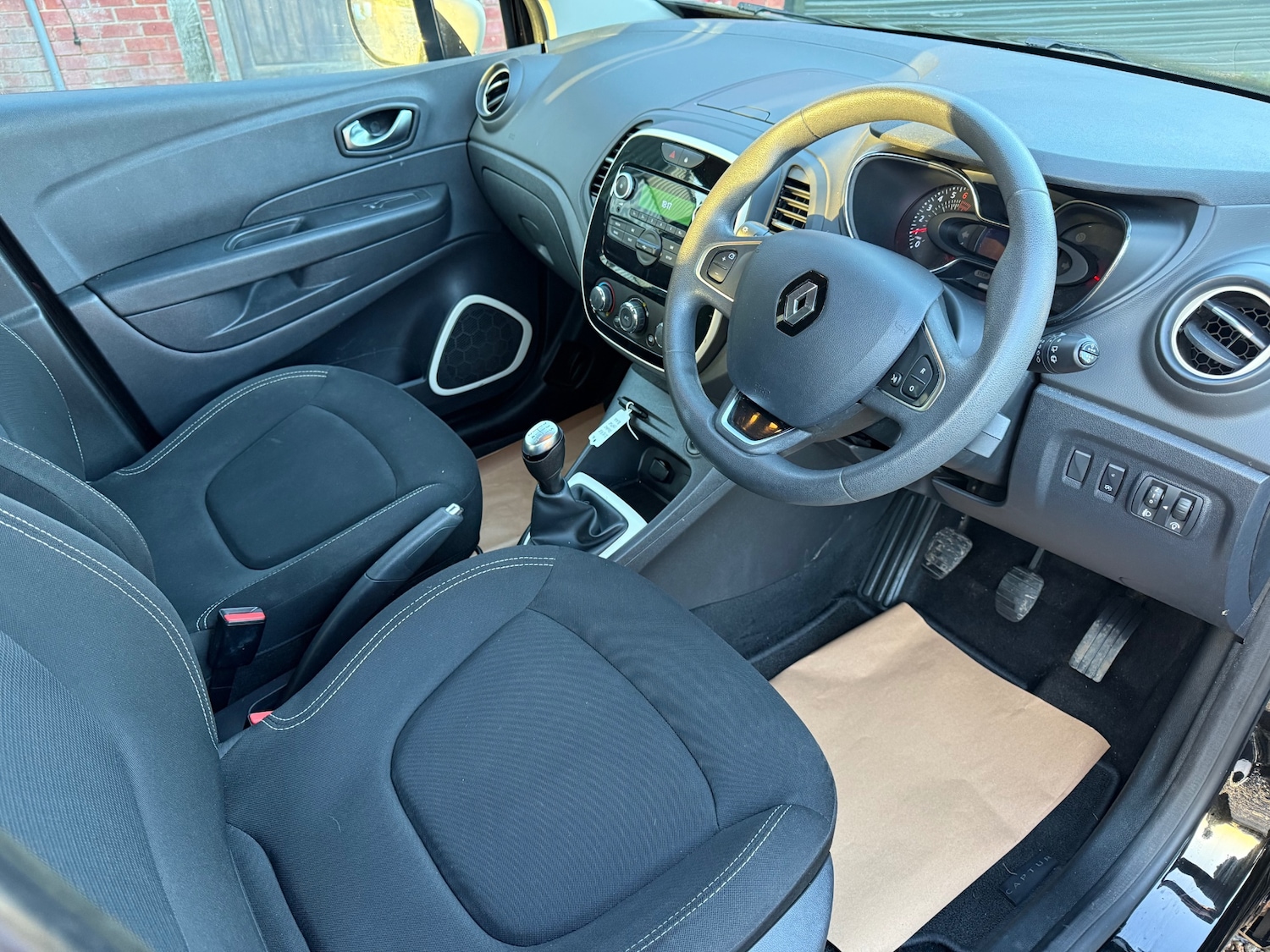 Used Renault Captur 2018 for sale - 76778335: Photo 17