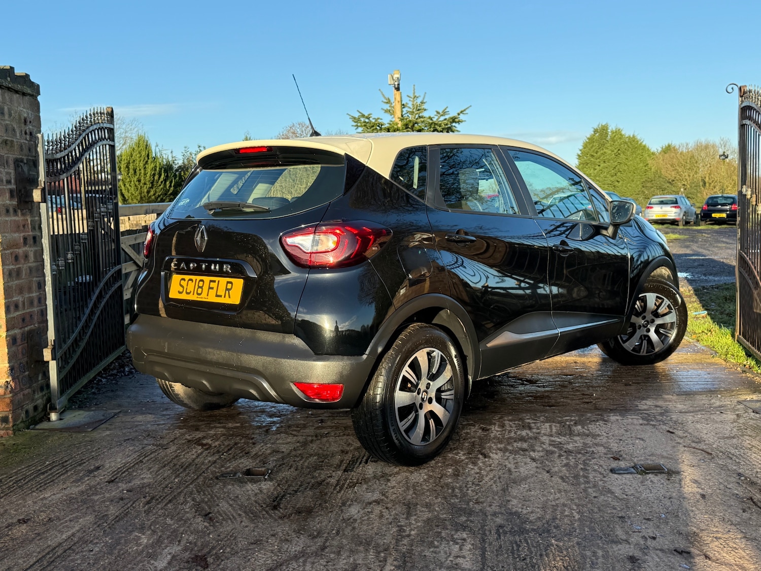 Used Renault Captur 2018 for sale - 76778335: Photo 4