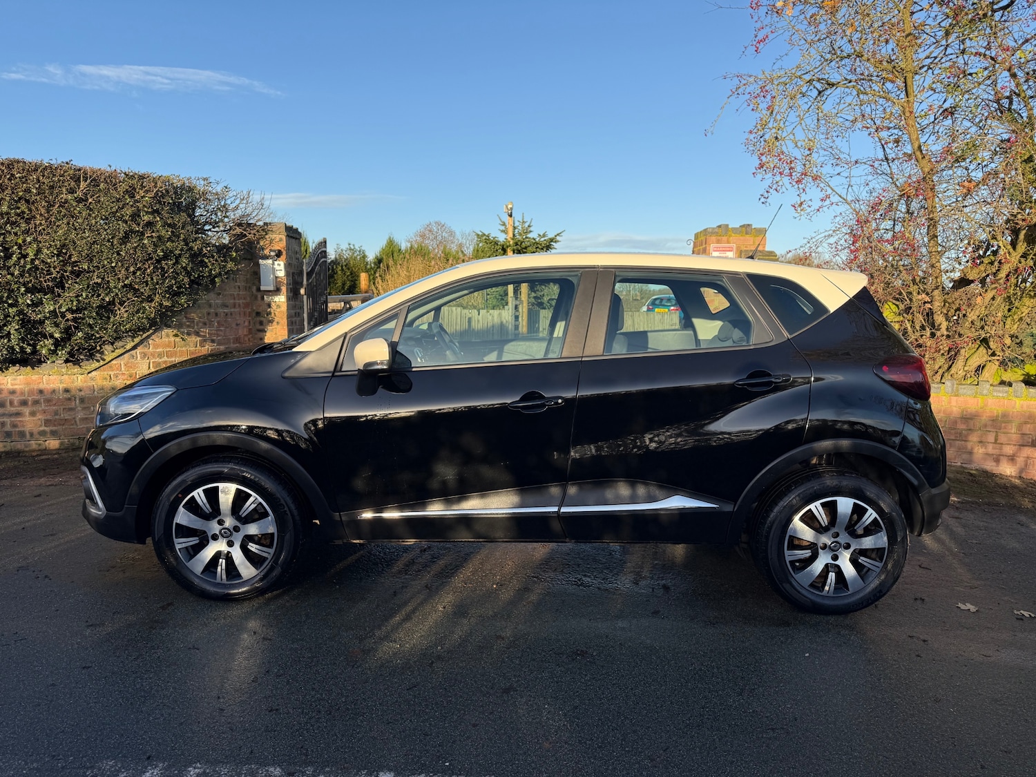 Used Renault Captur 2018 for sale - 76778335: Photo 7