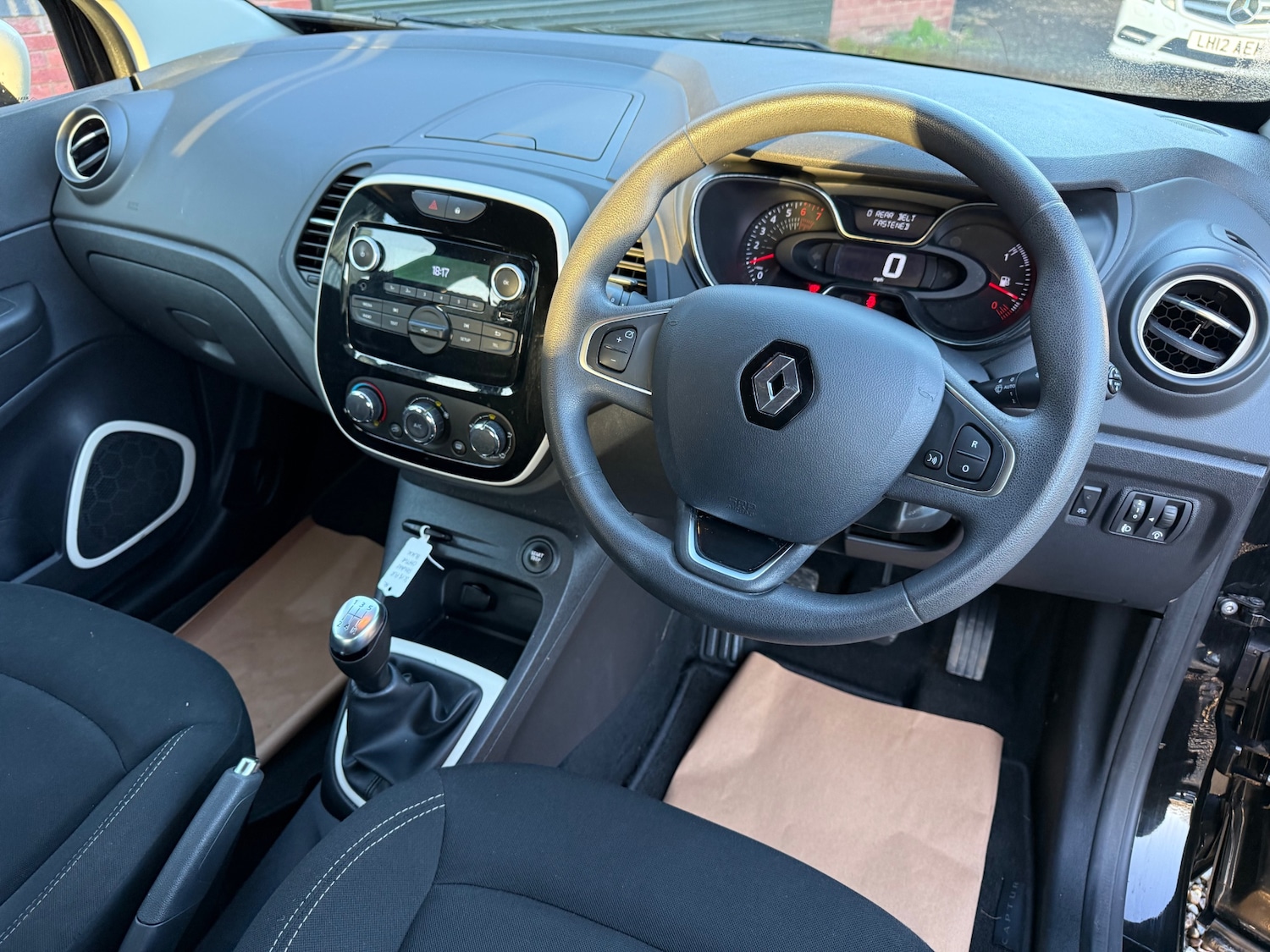 Used Renault Captur 2018 for sale - 76778335: Photo 9