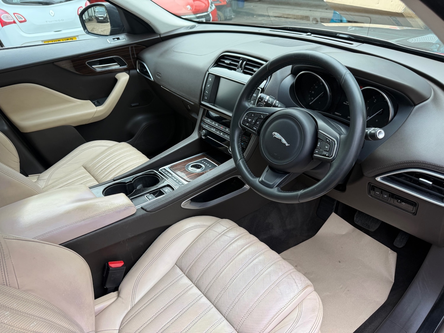 Used Jaguar F-Pace 2016 for sale - 77806946: Photo 10