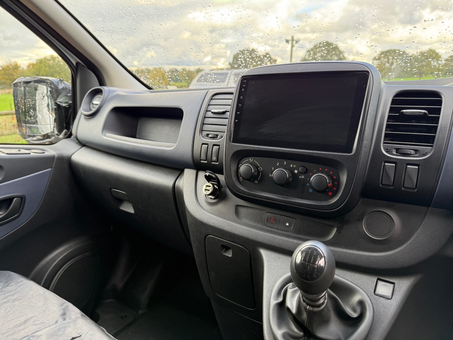 Used Vauxhall Vivaro 2017 for sale - 76334567: Photo 2
