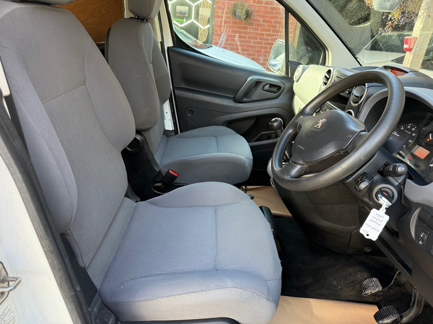 Used Peugeot Partner 2016 for sale - 76392409: Photo 19