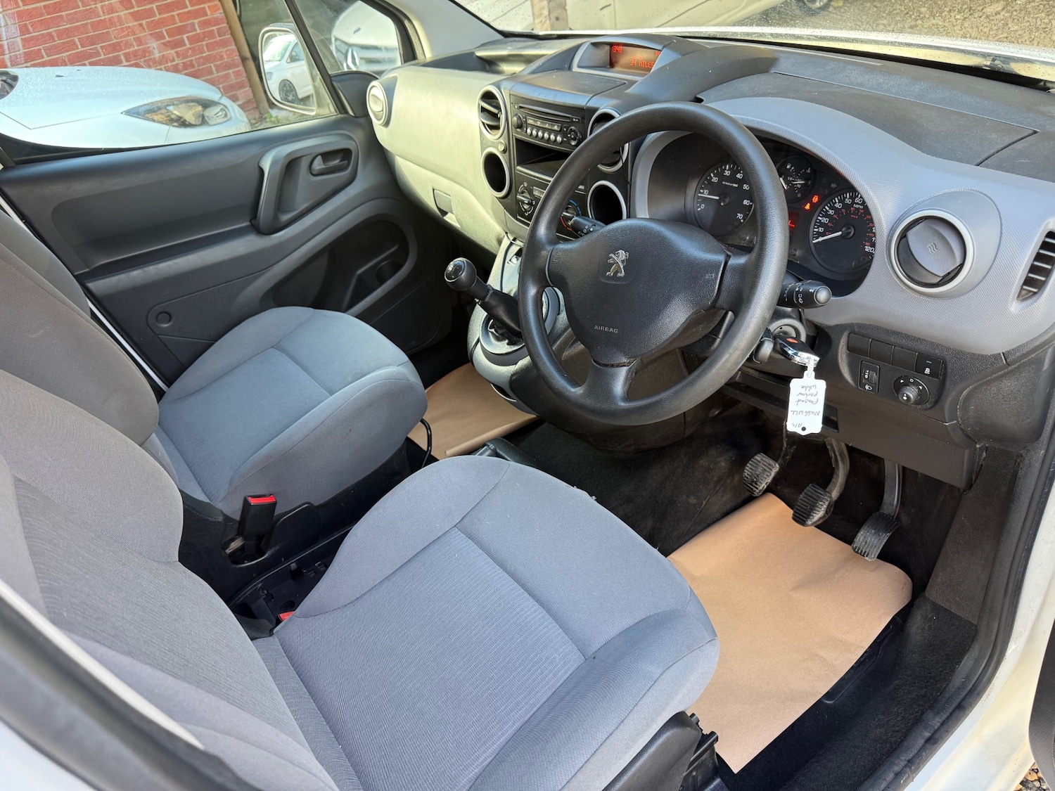 Used Peugeot Partner 2016 for sale - 76392409: Photo 9