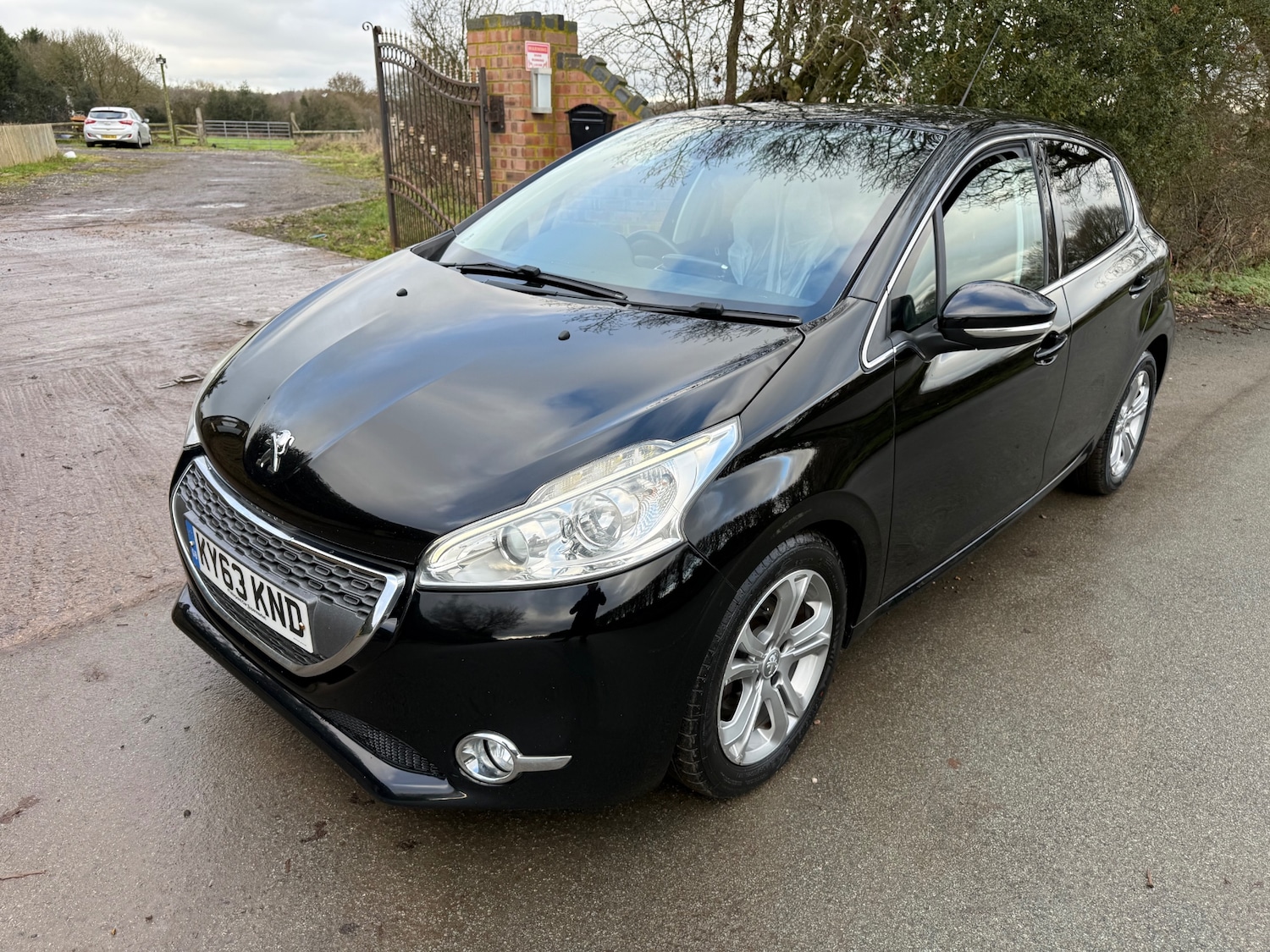 Used Peugeot 208 2013 for sale - 77234511: Photo 10