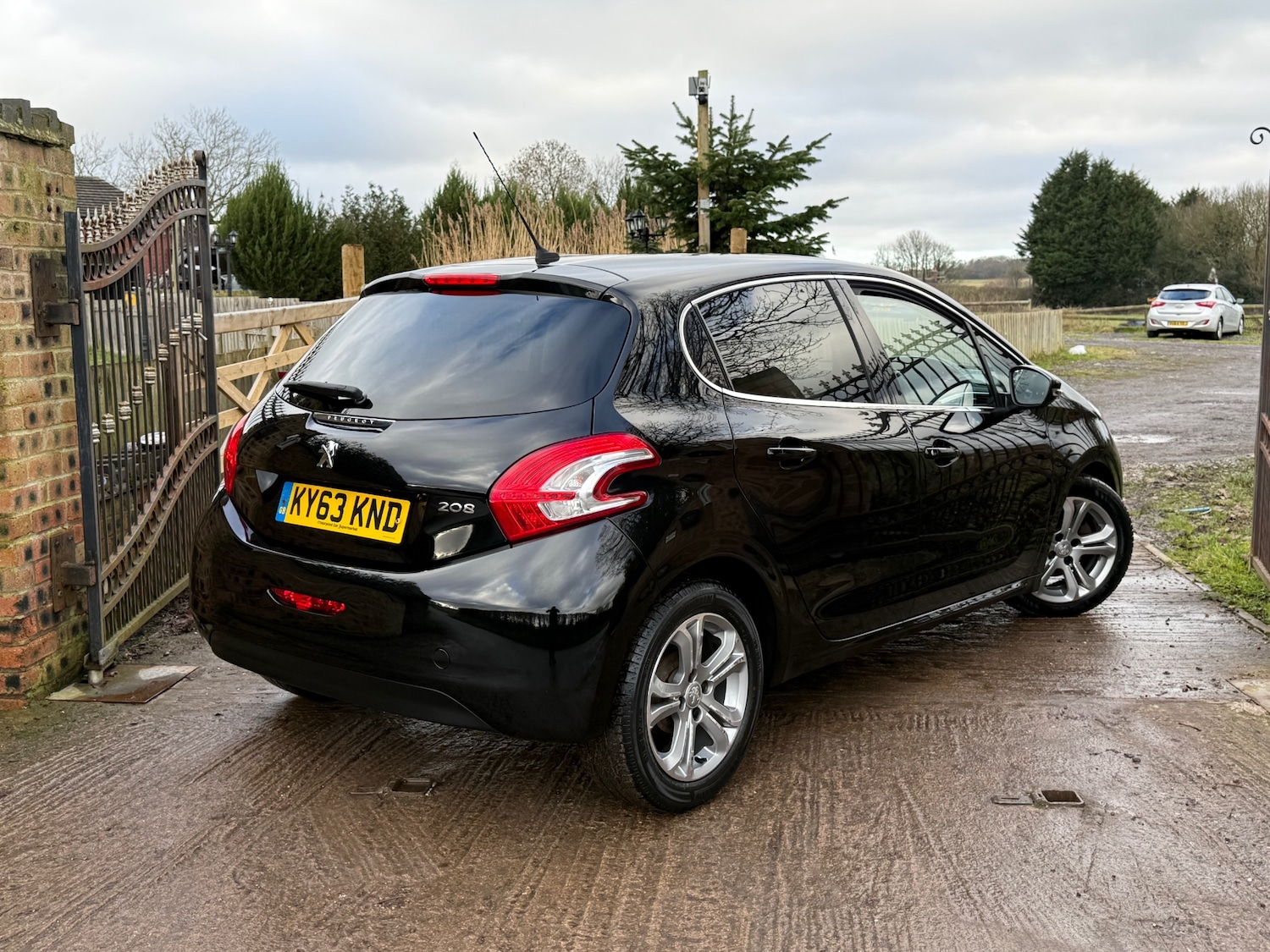 Used Peugeot 208 2013 for sale - 77234511: Photo 3