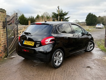 Used Peugeot 208 2013 for sale - 77234511: Photo