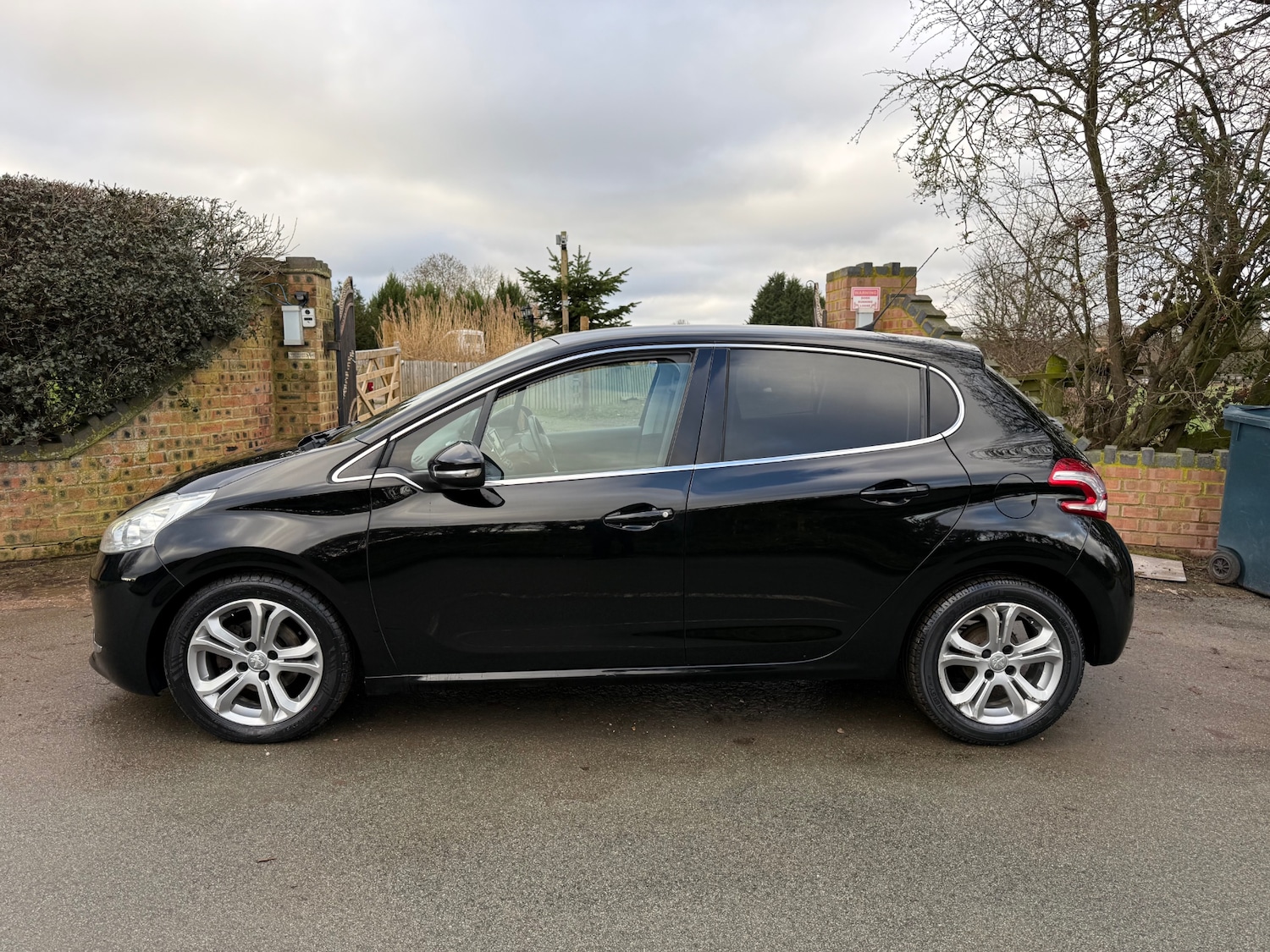 Used Peugeot 208 2013 for sale - 77234511: Photo 9