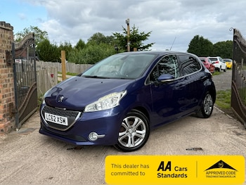 Used Peugeot 208 2013 for sale - 75535638: Photo