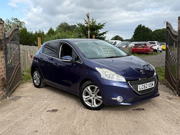 Used Peugeot 208 2013 for sale - 75535638: Photo