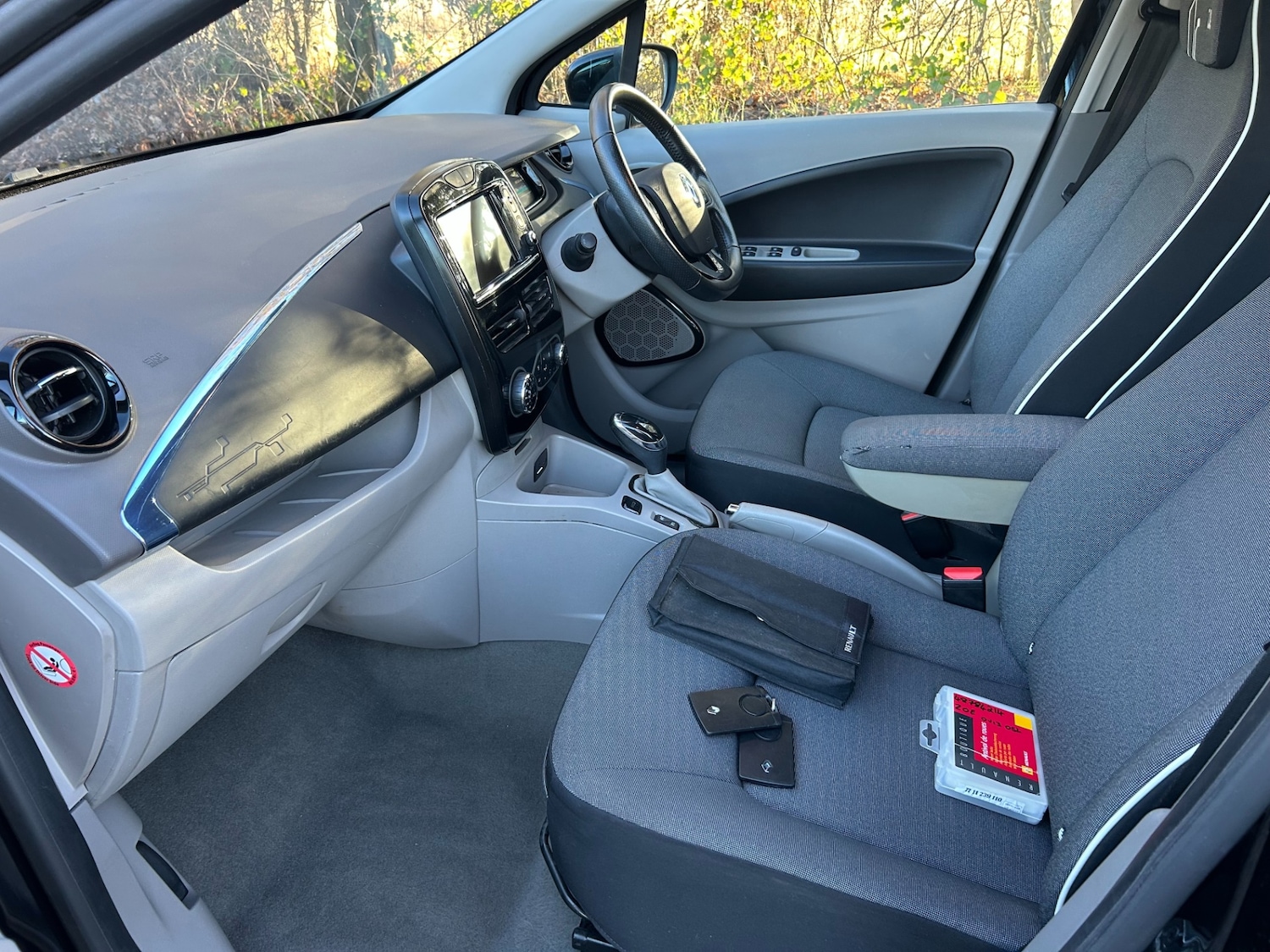 Used Renault Zoe 2013 for sale - 76799523: Photo 12