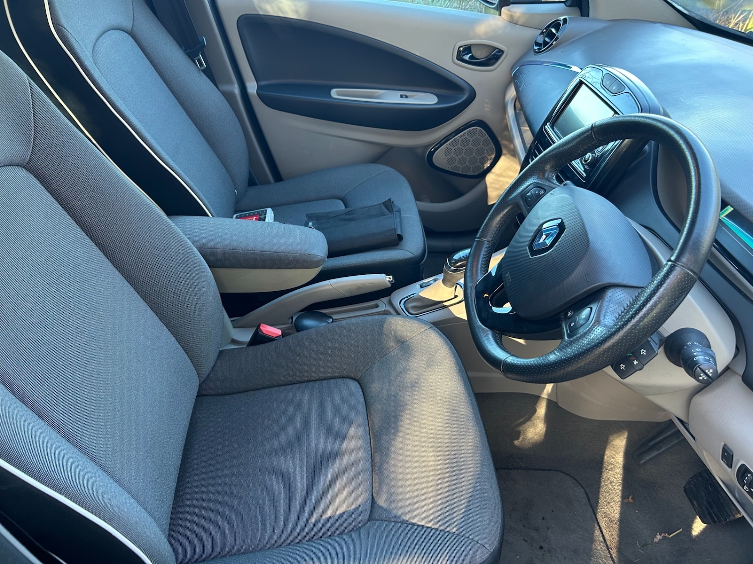 Used Renault Zoe 2013 for sale - 76799523: Photo 8