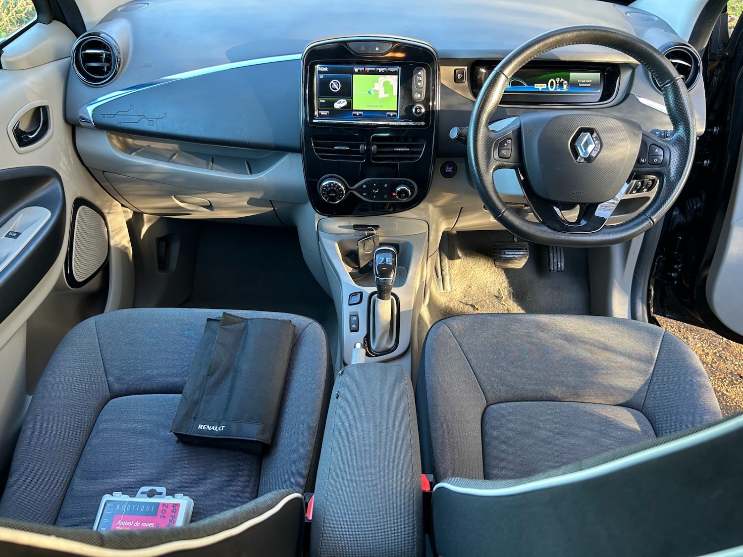 Used Renault Zoe 2013 for sale - 76799523: Photo 9