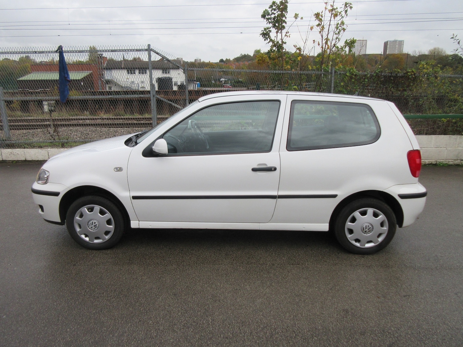Used Volkswagen Polo 2000 for sale - 76449558: Photo 3