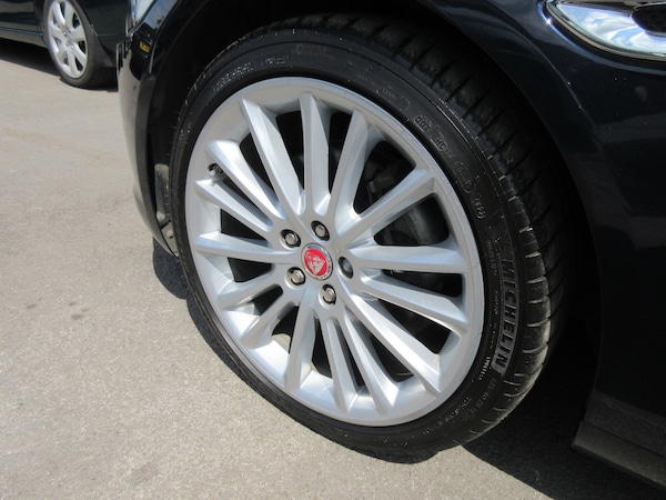 Used Jaguar XE 2015 for sale - 75131720: Photo 15