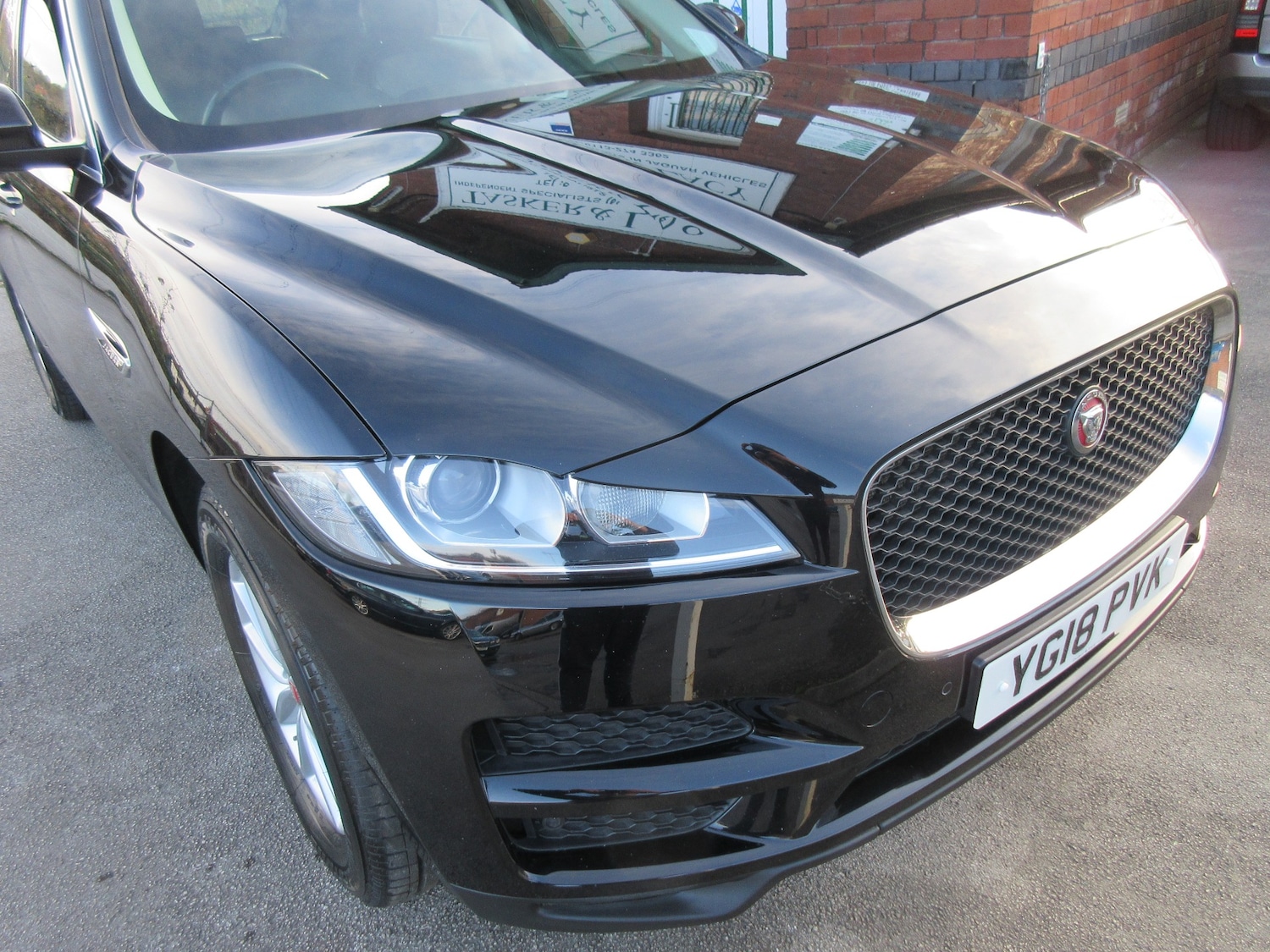 Used Jaguar F-Pace 2018 for sale - 76969435: Photo 10