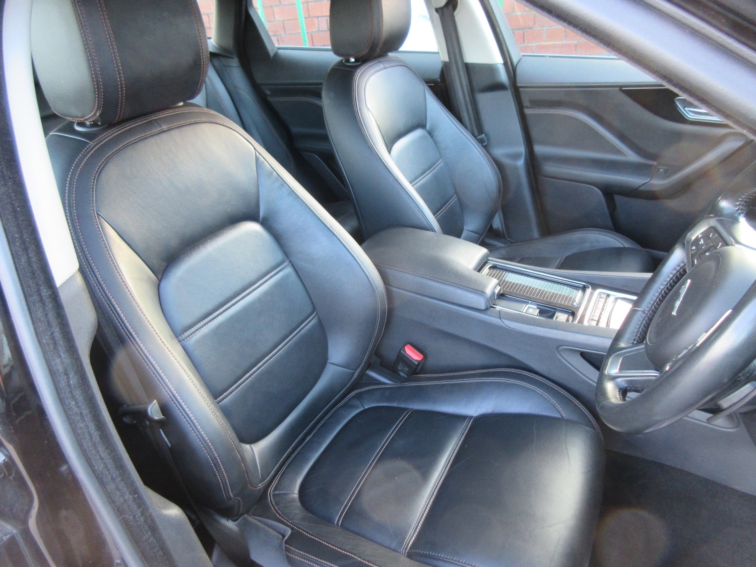 Used Jaguar F-Pace 2018 for sale - 76969435: Photo 14