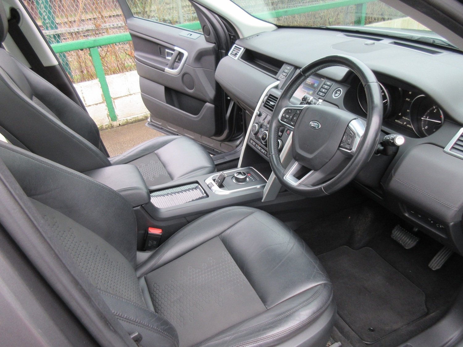 Used Land Rover Discovery Sport 2018 for sale - 77540588: Photo 12