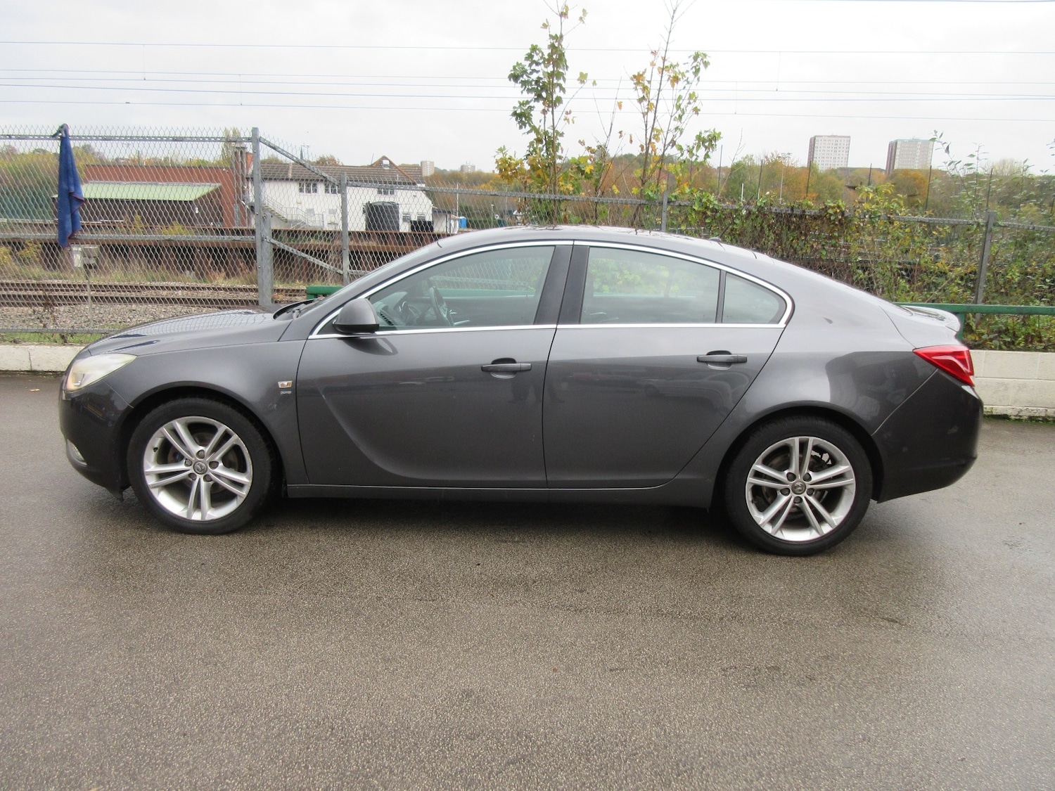 Used Vauxhall Insignia 2010 for sale - 76449330: Photo 3