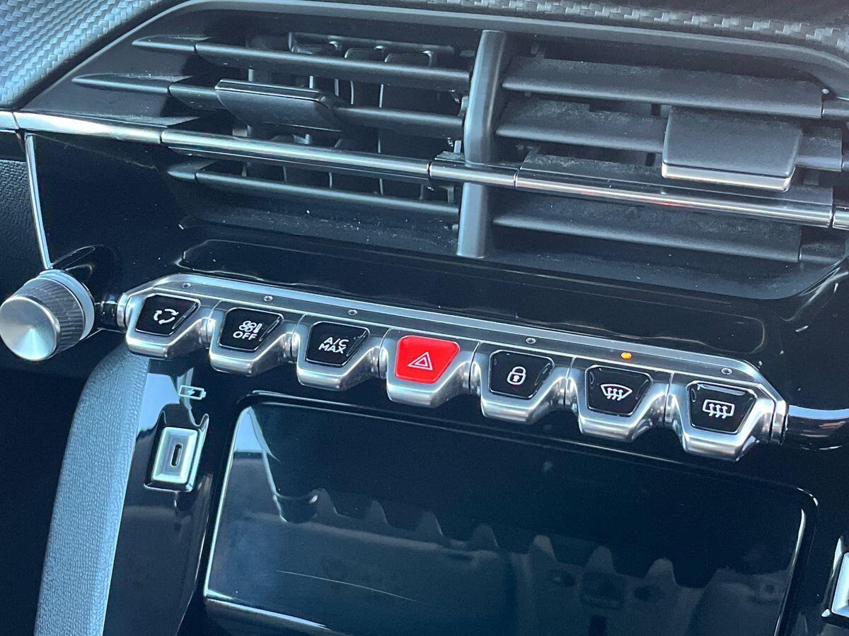 Used Peugeot 208 2022 for sale - 76905657: Photo 28