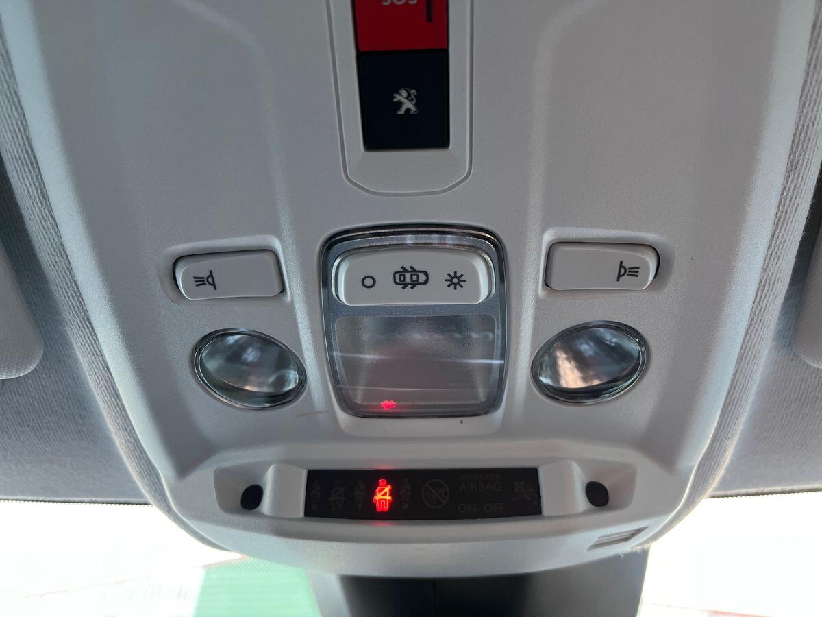 Used Peugeot 208 2022 for sale - 76905657: Photo 44