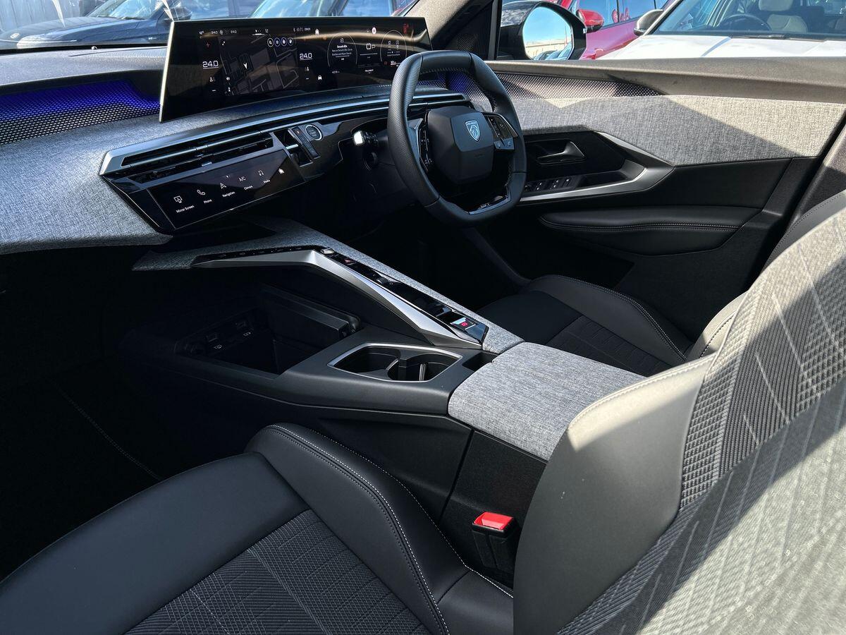 Used Peugeot 5008 2025 for sale - 76650582: Photo 2