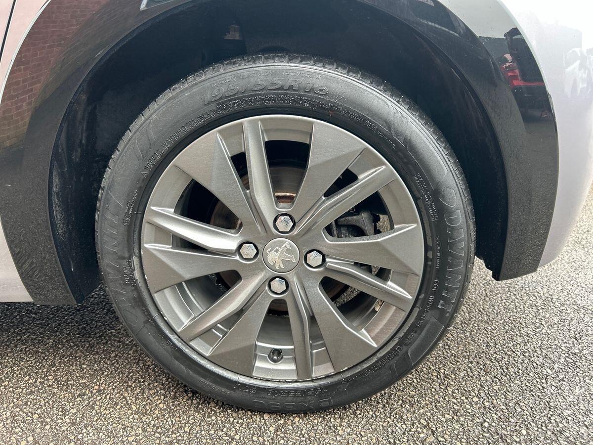 Used Peugeot E-208 2022 for sale - 77458876: Photo 10