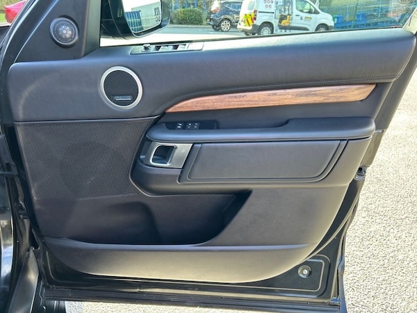 Used Land Rover Discovery 2018 for sale - 76172950: Photo 25