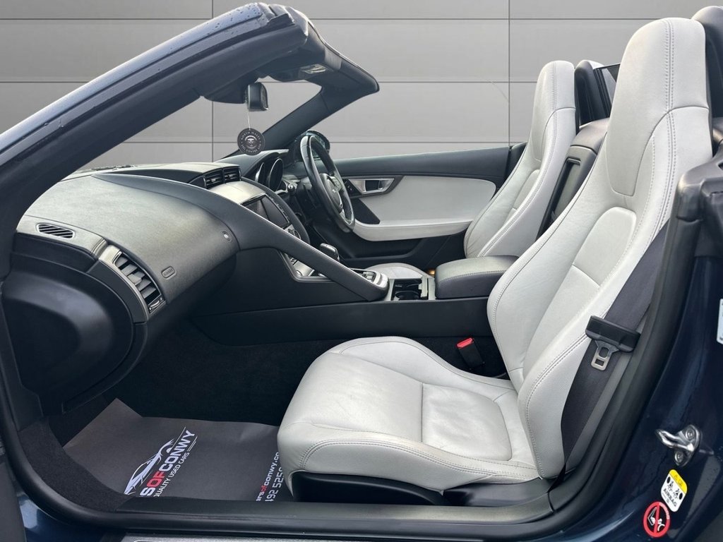 Used Jaguar F-Type 2014 for sale - 77634579: Photo 14