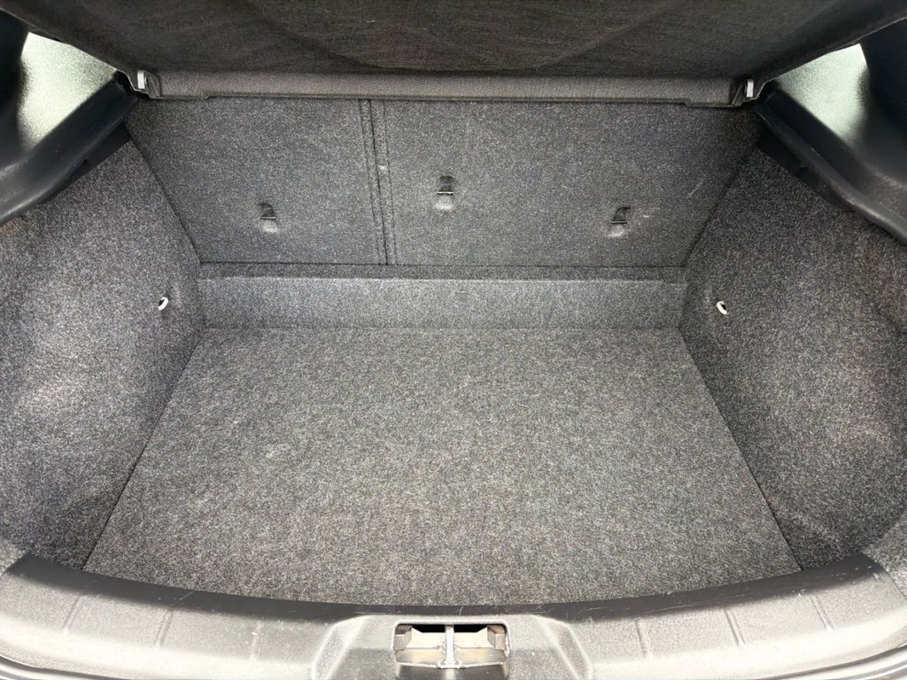 Used Volvo V40 2017 for sale - 78213010: Photo 29