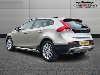 Used Volvo V40 2017 for sale - 78213010: Photo