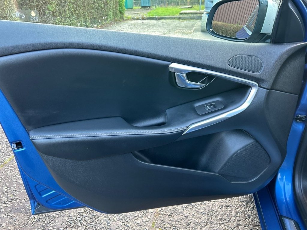 Used Volvo V40 2018 for sale - 77089037: Photo 28