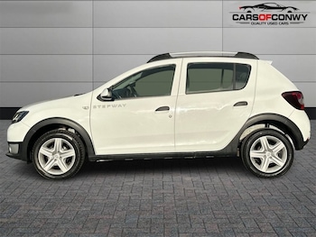 Used Dacia Sandero Stepway 2015 for sale - 76453930: Photo