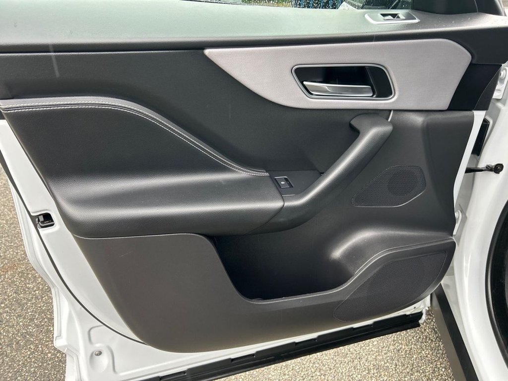 Used Jaguar F-Pace 2018 for sale - 77275634: Photo 27