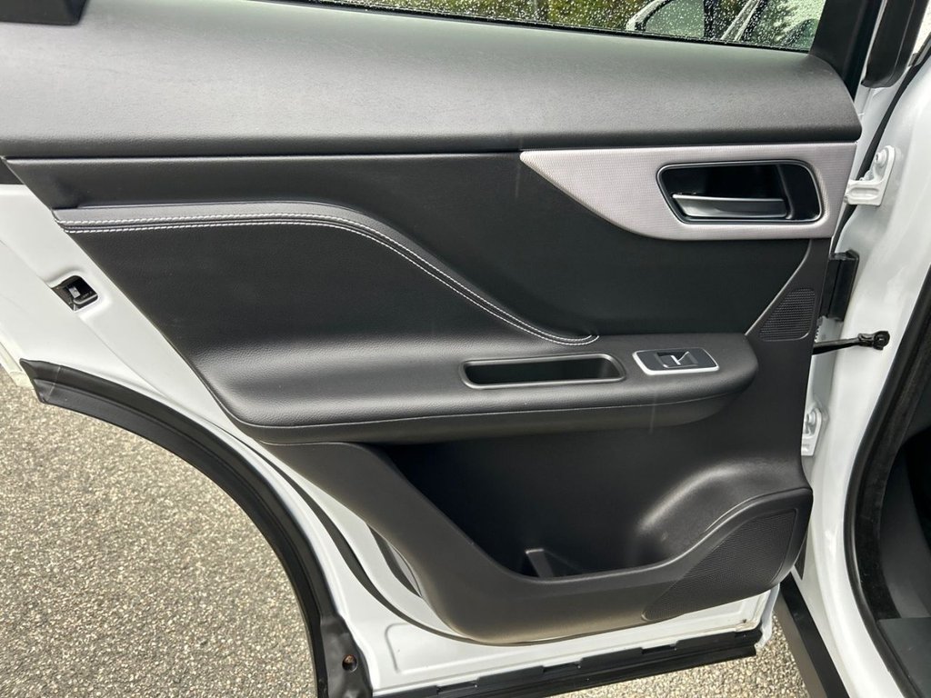 Used Jaguar F-Pace 2018 for sale - 77275634: Photo 28