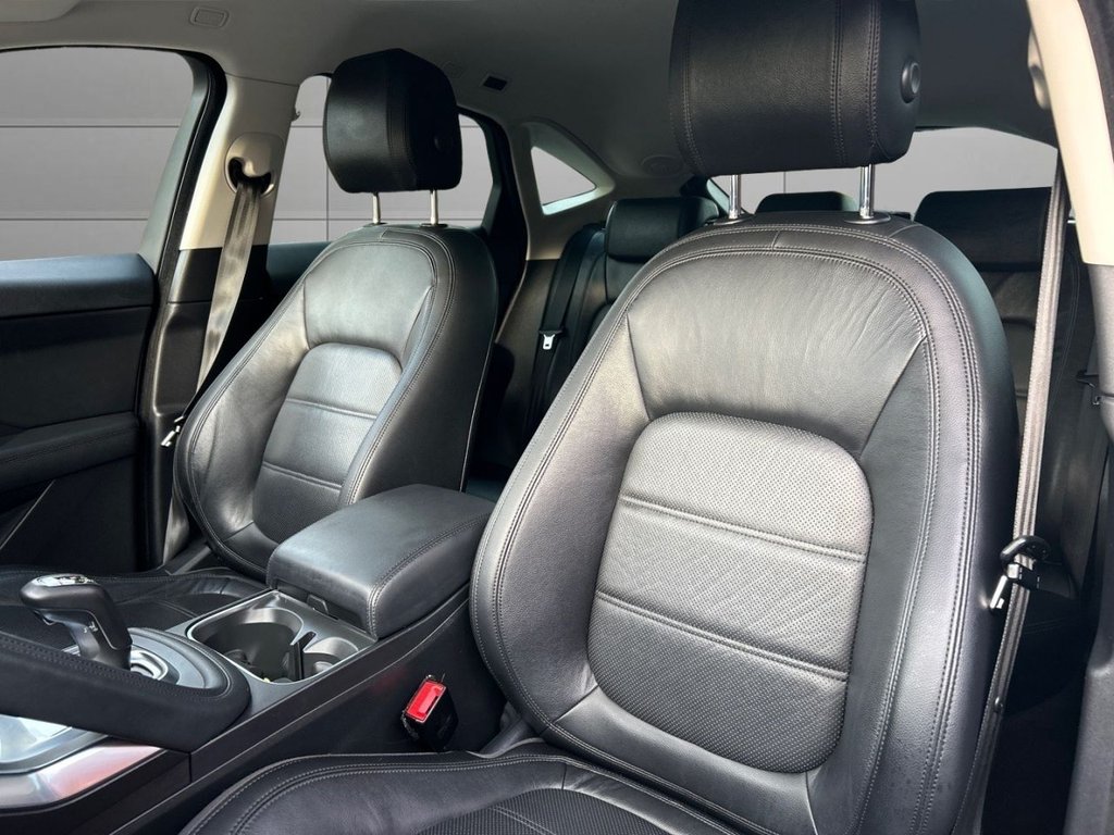 Used Jaguar E-Pace 2018 for sale - 76900392: Photo 13