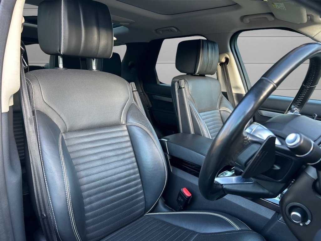 Used Land Rover Discovery 2017 for sale - 76900539: Photo 10