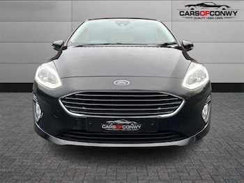 Used Ford Fiesta 2017 for sale - 77049090: Photo