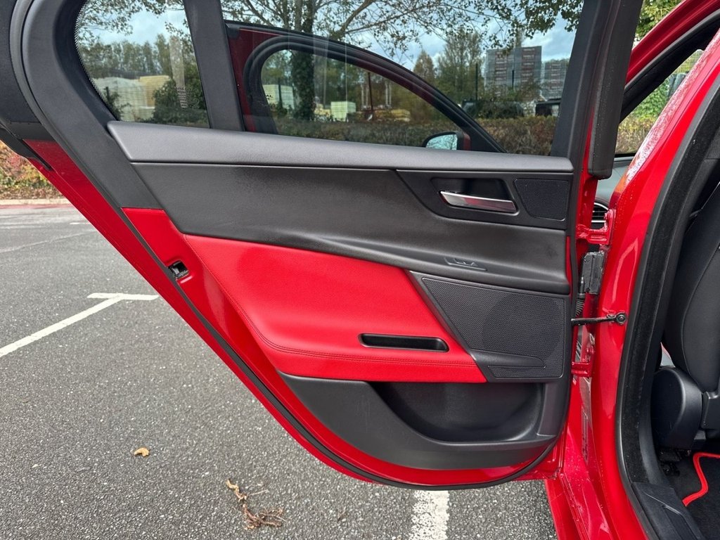 Used Jaguar XE 2015 for sale - 76454166: Photo 27