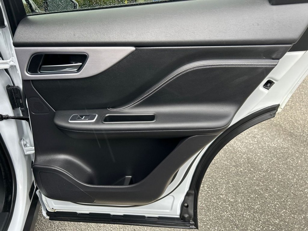 Used Jaguar F-Pace 2018 for sale - 77631577: Photo 26