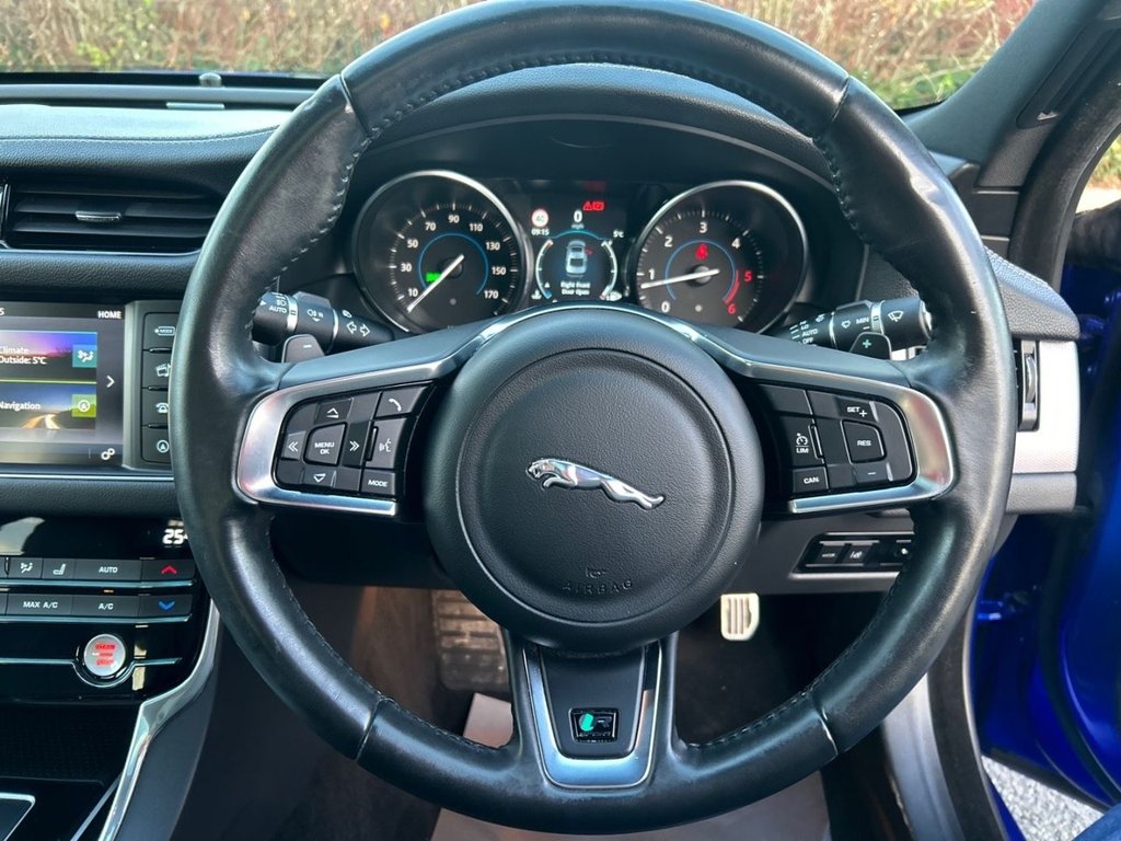 Used Jaguar XF 2018 for sale - 77064865: Photo 18