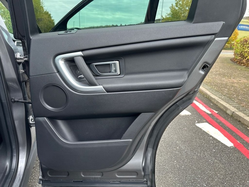 Used Land Rover Discovery Sport 2016 for sale - 76527110: Photo 25
