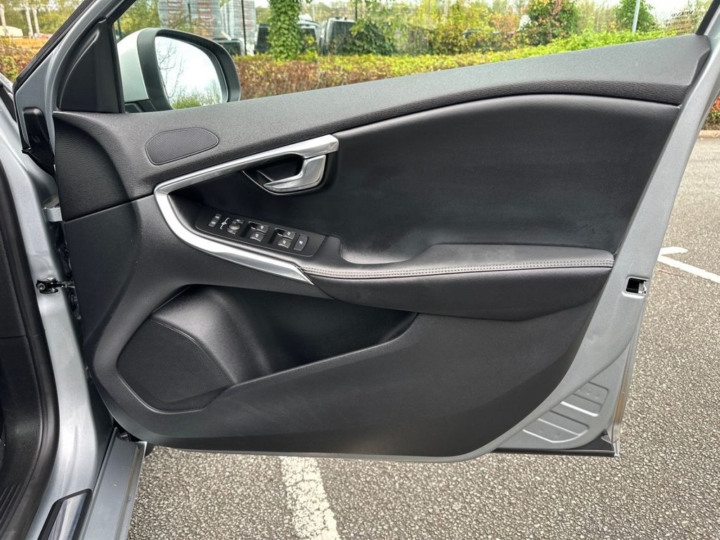 Used Volvo V40 2017 for sale - 76604546: Photo 24