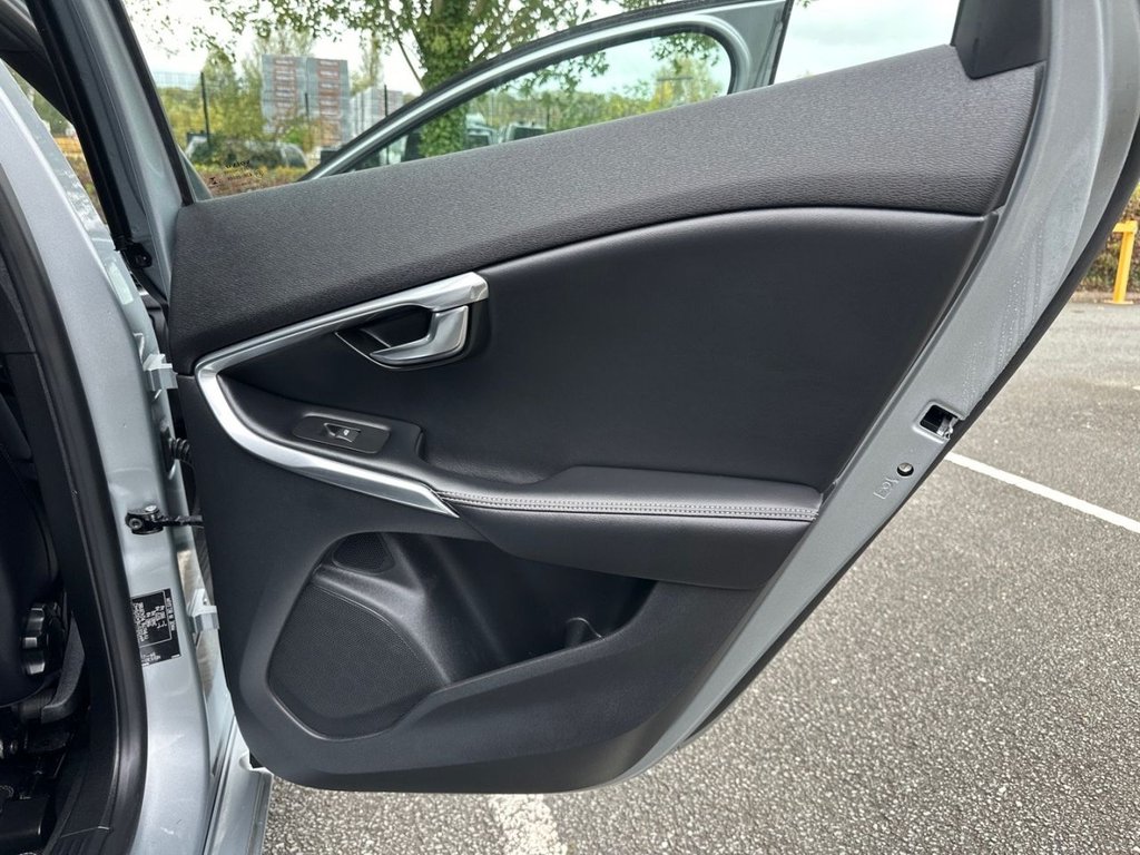 Used Volvo V40 2017 for sale - 76604546: Photo 25