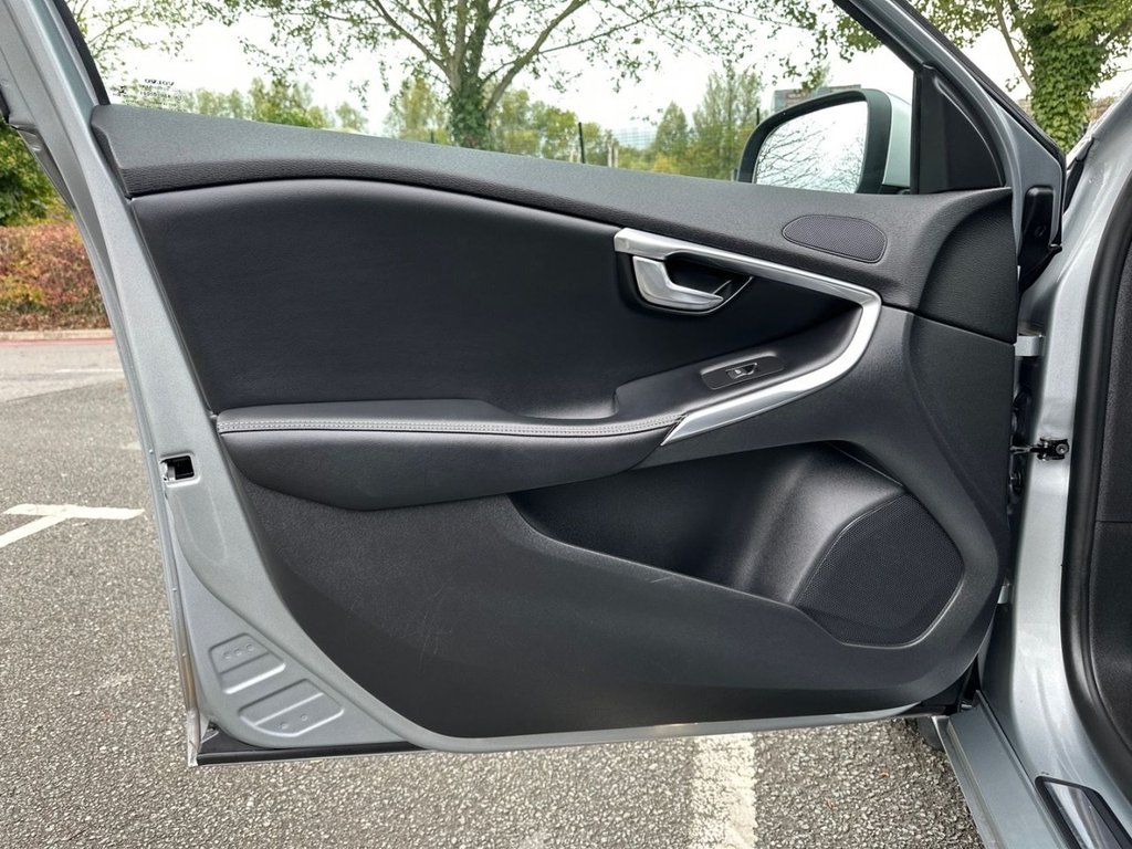 Used Volvo V40 2017 for sale - 76604546: Photo 26