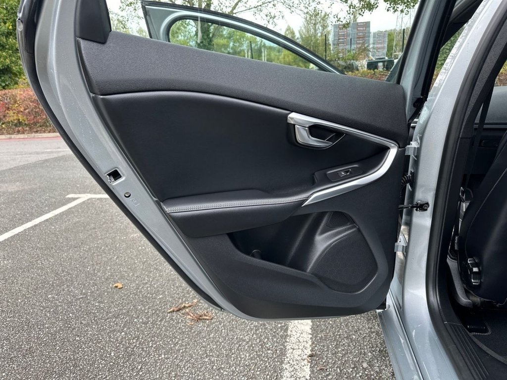 Used Volvo V40 2017 for sale - 76604546: Photo 27