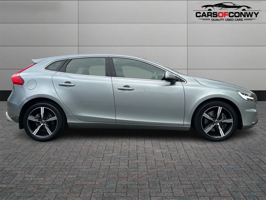 Used Volvo V40 2017 for sale - 76604546: Photo 8